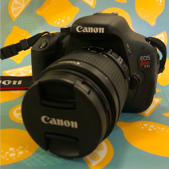 Canon T3i / EOS 600D / Kiss X5 w/ 18-55mm efs & 75-300mm ef - Picture 1 of 13